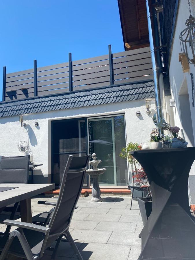 4 Zimmer 11 Personen Wohnung Garten Terrasse Grill 2 Badezimmer Вупперталь Экстерьер фото